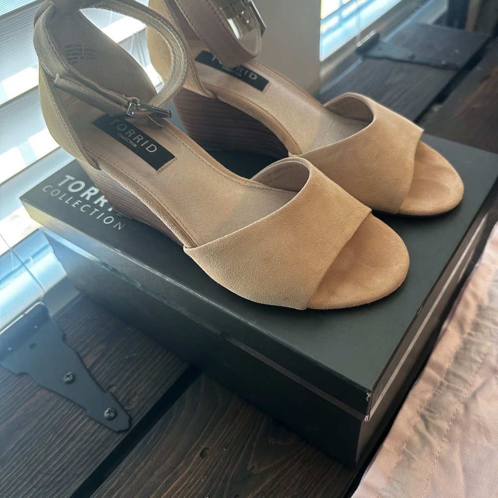 Torrid collection wedge in nude 7.5 wide